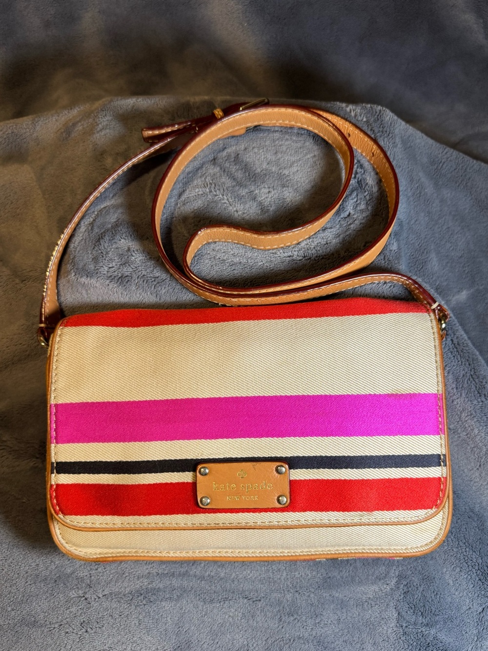 Kate Spade Fynn Crossbody inOak Island Stripe